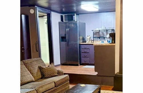 South Pittsburg Apartment | Cozy 2-bedroom apartment in charming downtown South Pittsburg, TN