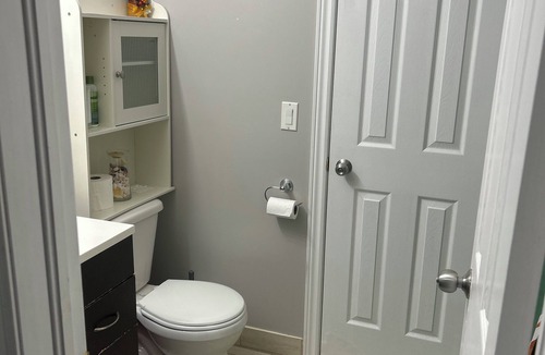 St. Catharines House | Cozy 2 bedroom with own bathroom