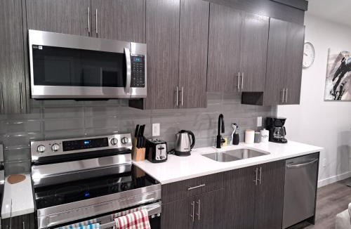 Northwest Calgary Apartment | Cozy 2 Bedroom Walkout Basement