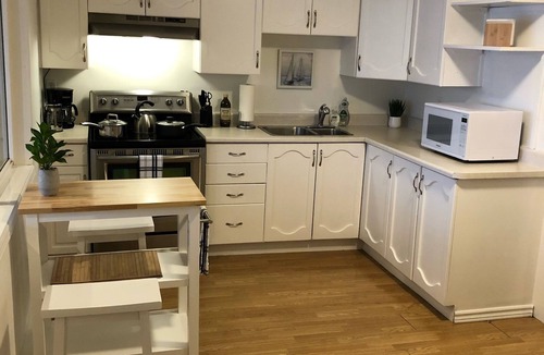 Martintown Cottage | Cozy 2 bedroom water front cottage