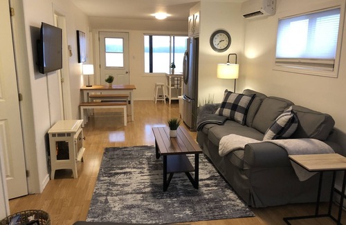 Martintown Cottage | Cozy 2 bedroom water front cottage