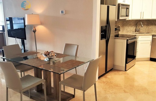 Mid Beach Apartment | Cozy 2 Bedroom with Ocean Views - 510