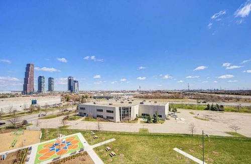 Vaughan Condo | COZY 2 BEDROOMS nONE FULL BATH IN THE NEW DOWNTOWN VAUGHAN, MINS FROM SUBWAY