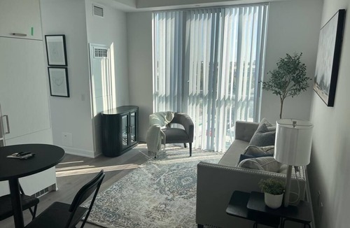 Vaughan Condo | COZY 2 BEDROOMS nONE FULL BATH IN THE NEW DOWNTOWN VAUGHAN, MINS FROM SUBWAY