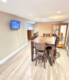 Windsor Apartment | Cozy 2 Beds Basement Suite