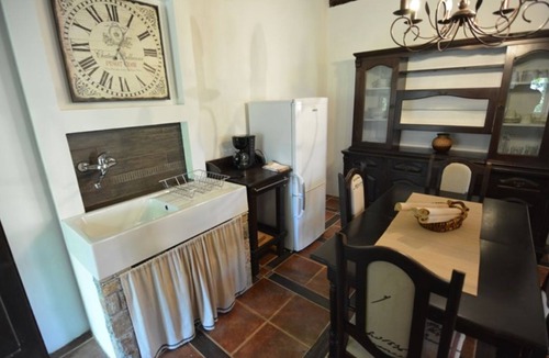 Veli Losinj Apartment | Cozy 2-BR Apartment, Pet-Friendly for 4 Guests