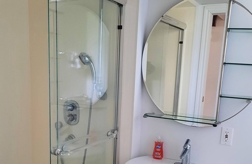 Saskatoon Downtown House | Cozy 2 BR basement suite in Varsity View near RUH