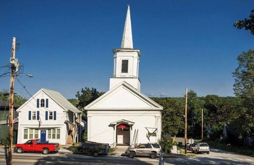 Winterport House | Cozy 2 BR by River- Crooked Steeple Hall