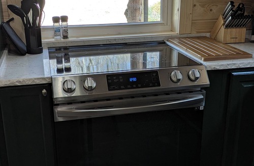 Alto Pass Cabin | Cozy 2-BR cabin with bonus loft bedroom by the Wine Trail in the Shawnee Forest!