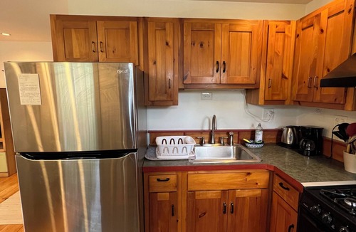 Rockland House | Cozy 2 BR Close to Downtown