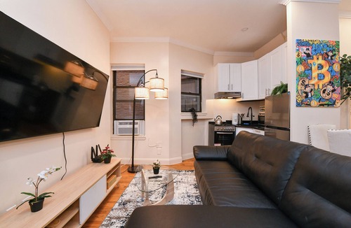 East Harlem Apartment | Cozy 2 BR Haven Right Above Central Park