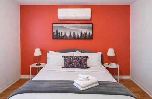 Cote-Des-Neiges—Notre-Dame-De-Grace Apartment | Cozy 2-BR Montreal Suite - 3 Beds - Great Location