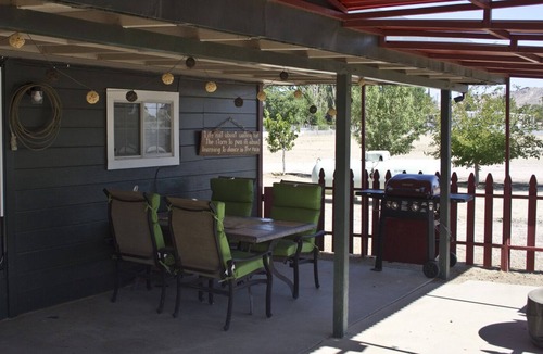 Rosamond House | Cozy 2 BR On 2 Acres With Orchard Rosamond, CA