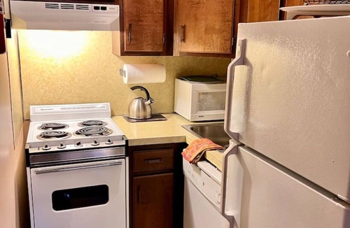 Lincoln Villa | Cozy 2 BR townhouse with Pool across from Loon Mtn