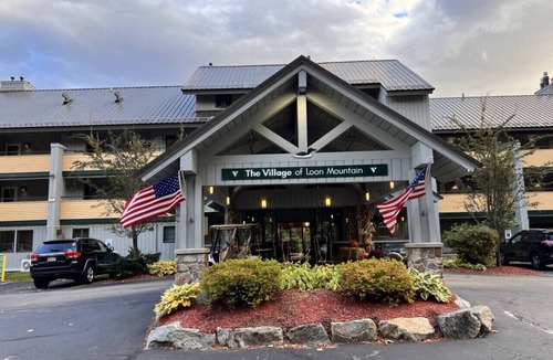 Lincoln Villa | Cozy 2 BR townhouse with Pool across from Loon Mtn