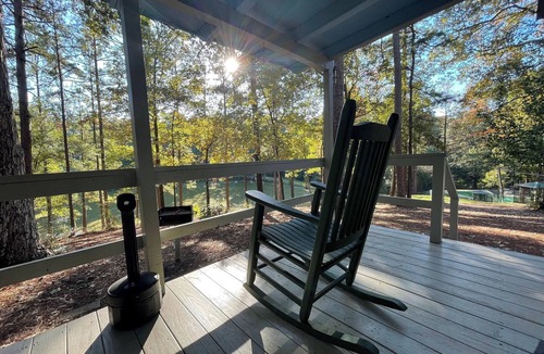 Zwolle Cabin | Cozy 2-Guest Retreat with Kitchen, Vaulted Ceilings & Private Pond Views