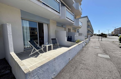 Port-la-Nouvelle Apartment | Cozy 2-Room Apartment, 250m from Beach, Terrace, Private Parking, Sleeps 4