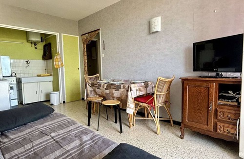 Argeles Plage Apartment | Cozy 2-Room Apartment, 200m from Beach, Balcony, Sleeps 4