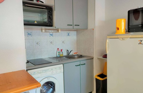 Argeles Plage Apartment | "Cozy 2-Room Apartment with Cabin, Pool Access, Near Beach & Shops - Sleeps 6"