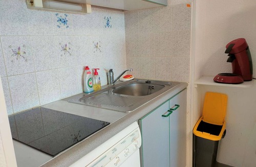 Argeles Plage Apartment | "Cozy 2-Room Apartment with Cabin, Pool Access, Near Beach & Shops - Sleeps 6"