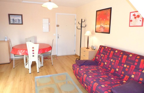 Cabourg Apartment | Cozy 2-Room Apartment Near Cabourg Thalassotherapy, Sleeps 4, Pet-Friendly, Balcony