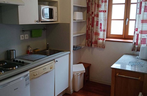 Vignec Apartment | Cozy 2-room apartment with terrace and pool in Vignec