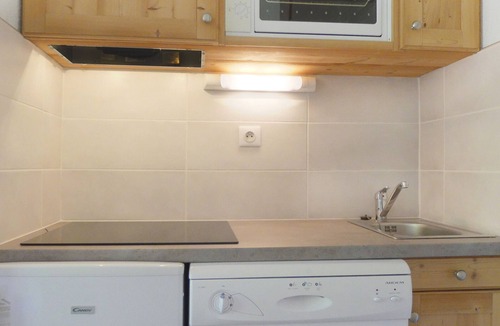 Meribel-Mottaret Apartment | Cozy 2-Room Cabin, Southern Exposure, Ski-in/Ski-out, Pets Allowed