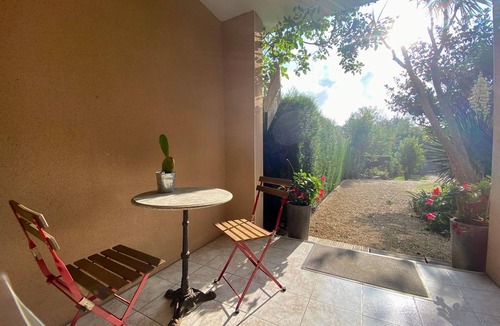 Pontchateau Cottage | Cozy 2000s Home in Peaceful Village, Private Garden, Nearby Beaches, WiFi, A/C, Parking