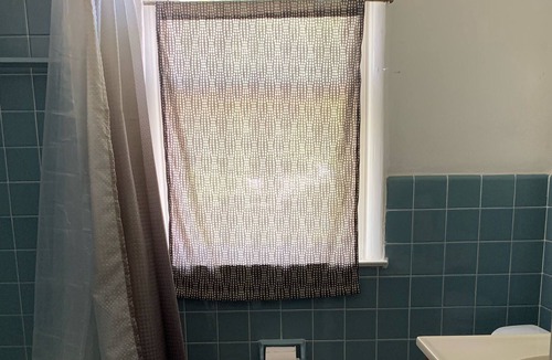 Swarthmorewood House | Cozy 2B 1B House in Swarthmore, with Parking!