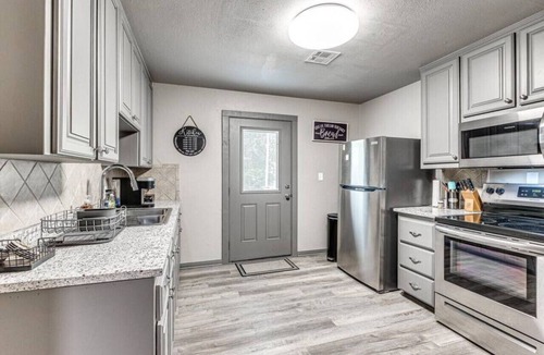 Midwest City House | Cozy 2B/1B Retreat: Heart Of MWC