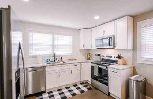 Danville House | Cozy 2b/1bath Home- 3 miles to Casino