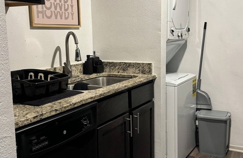 Medical Center District Condo | Cozy 2B condo with WiFi, AC in Medical Center, San Antonio