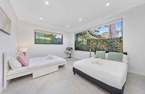 Peakhurst Apartment | Cozy 2B1B Retreat in Peakhurst