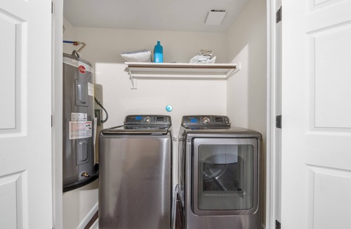 Central Southwest Condo | Cozy 2BD/2BA condo w/home office near NRG and Med Center