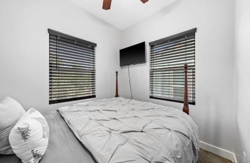 Southeastern Sacramento House | Cozy 2bdr, 1br home near downtown