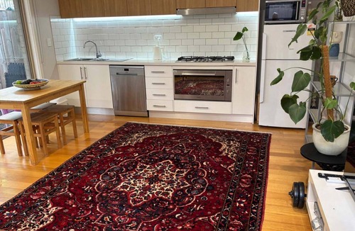 Heidelberg Heights Apartment | Cozy 2BDR Ivanhoe Unit with Modern Amenities