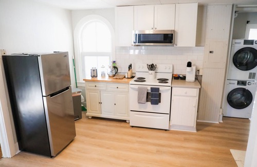 Winooski Apartment | Cozy 2bdrm Apt. Walk downtown bring your pets