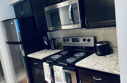 Midtown Apartment | Cozy 2BdRm MidTown apartment.