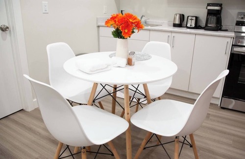Saskatoon House | Cozy 2bedroom Suite close to the Airport