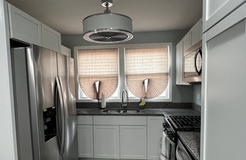 Burnside Condo | Cozy 2BR/1BA Close 12mi to downtown - Entire Unit