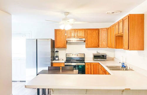 Macomb House | Cozy 2BR, 1BA Getaway in Macomb, IL