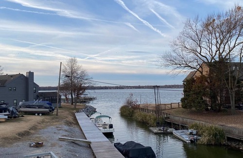 Horseshoe Lake House | Cozy 2BR/2BA Horseshoe Lake Cabin