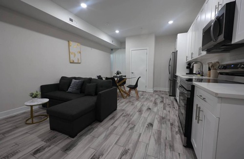 East Parkside Apartment | Cozy 2BR/2BA in East Parkside with queen beds, full kitchen, smart TV—minutes from Zoo, museums, and Center City