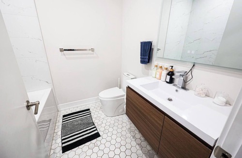 East Parkside Apartment | Cozy 2BR/2BA in East Parkside with queen beds, full kitchen, smart TV—minutes from Zoo, museums, and Center City