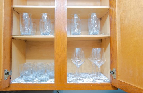 Parkdale Apartment | COZY 2BR/2BA w/pool, balcony + FREE parking