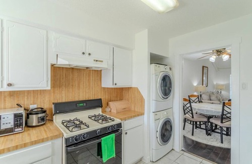 Memorial Apartment | Cozy 2BR Apartment by i10 near City Center