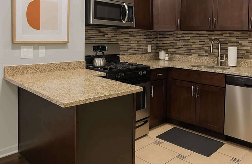Chicago Apartment | Cozy 2BR Apartment w/Washer & Dryer