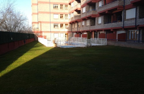 Jaca Apartment | Cozy 2BR Apartment with Pool in Jaca – Sleeps 6, 2 Bathrooms