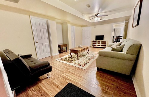 Sharon Apartment | Cozy 2BR Basement Apt in Newmarket