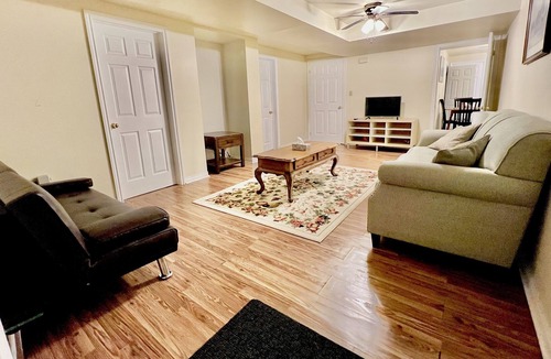 Sharon Apartment | Cozy 2BR Basement Apt in Newmarket
